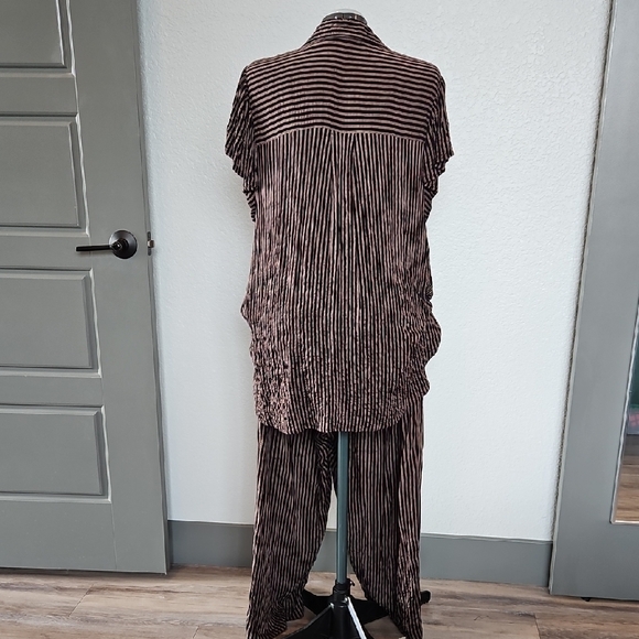 Jane and Delancey Brown & Black Vertical-Stripe Wide-Leg Set - Picture 5 of 11